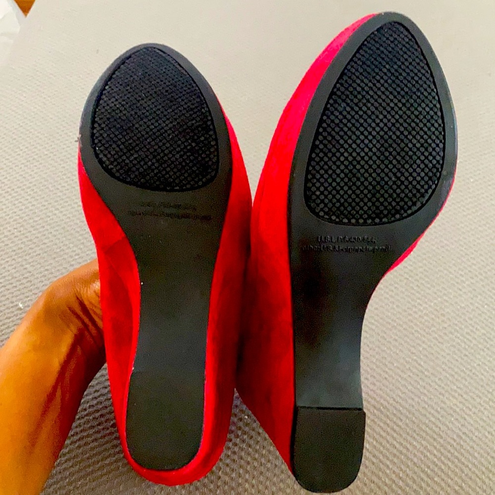Heels - Picture 4 of 4